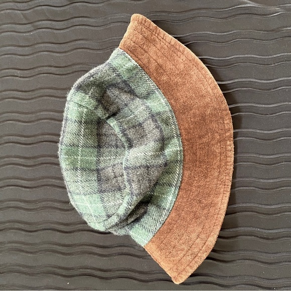 J. Crew Women’s Bucket Hat Green Plaid Flannel Brown Suede Rim Silk Satin inside - Picture 5 of 8